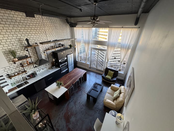 Gorgeous 2 Bed 2 Bath Loft Downtown - Edmonton