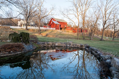 Cozy Carriage House on 22 private acres near NYC