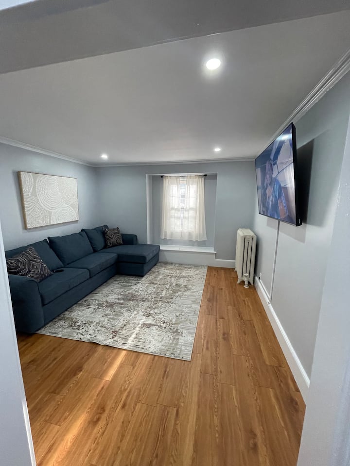 2br Haverhill Stay | Pool, Fire Pit & Parking - Lake Cochichewick, MA