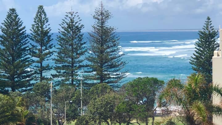 Madrid U5 Ocean Views & Pool - Caloundra