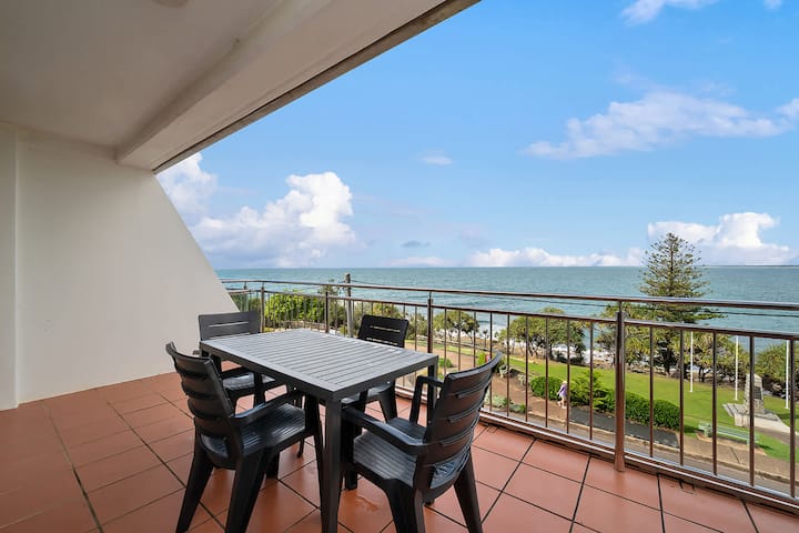 Wickham Point - Kings Beach With Ocean Views - Sunshine Coast