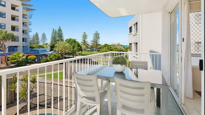 Spinnaker Seas Steps To Kings Beach | Ocean Views - Sunshine Coast