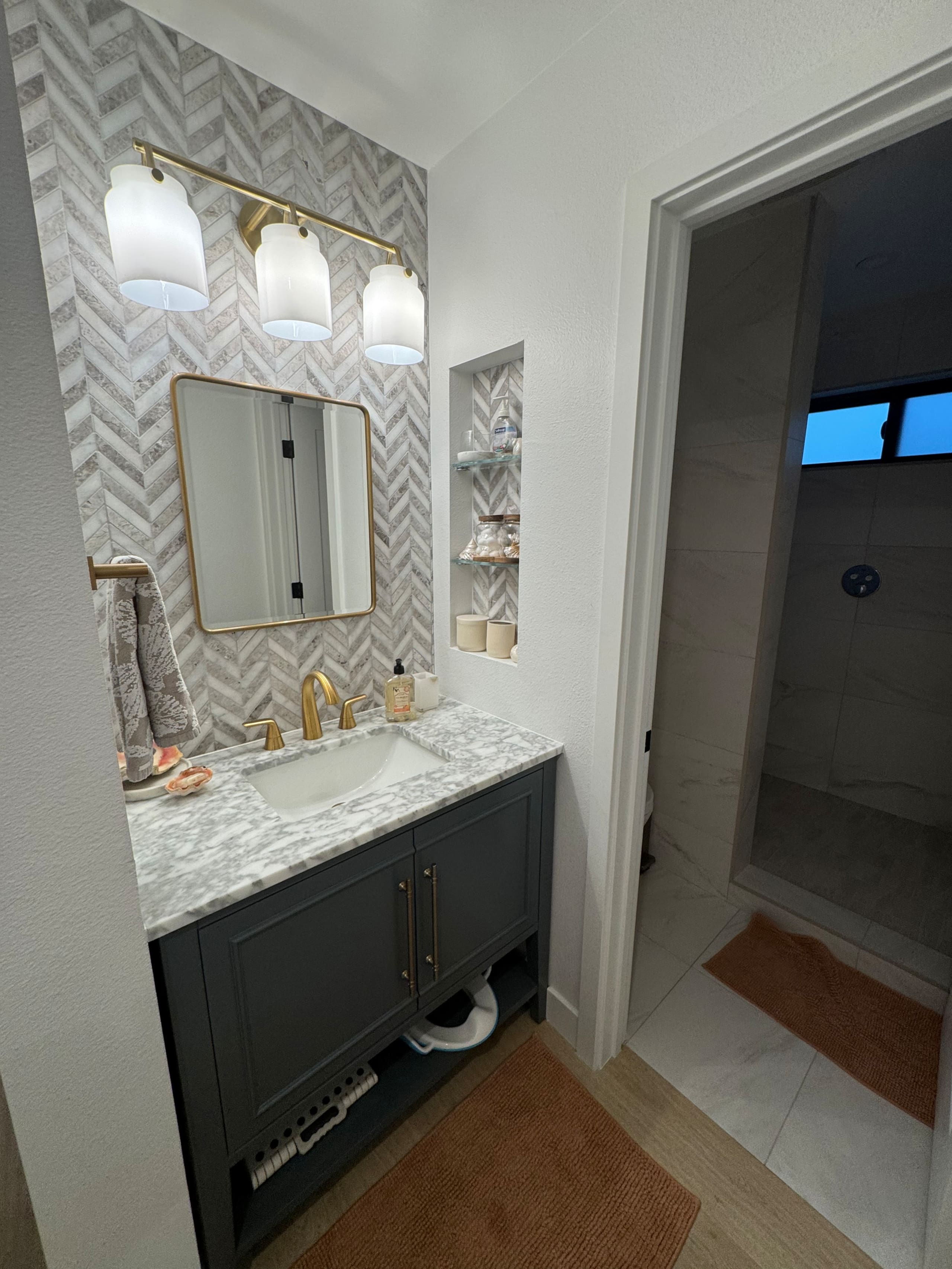 Home in South San Francisco · ★5.0 · 3 bedrooms · 4 beds · 1 private bath - Image 13