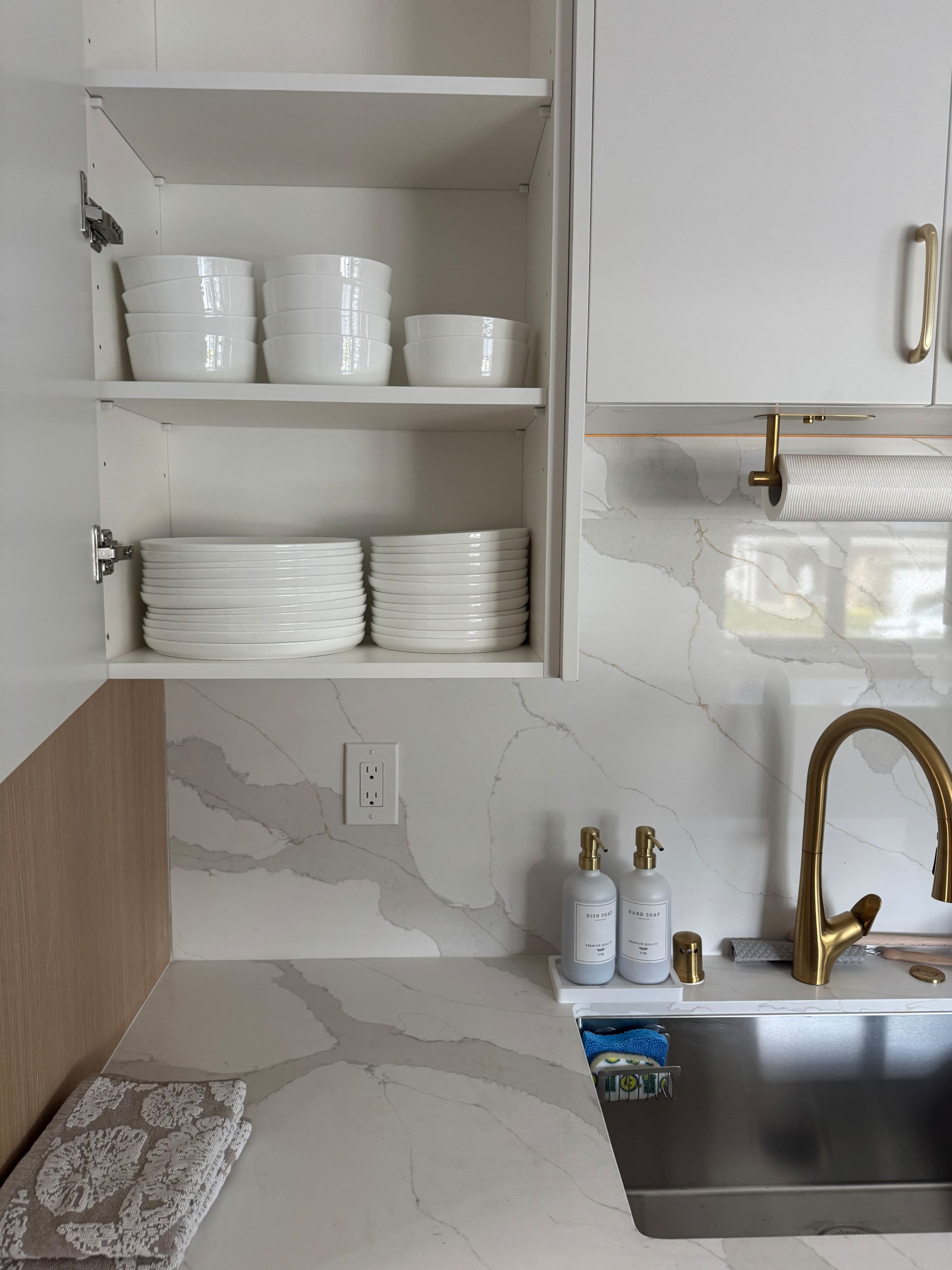 Home in South San Francisco · ★5.0 · 3 bedrooms · 4 beds · 1 private bath - Image 12