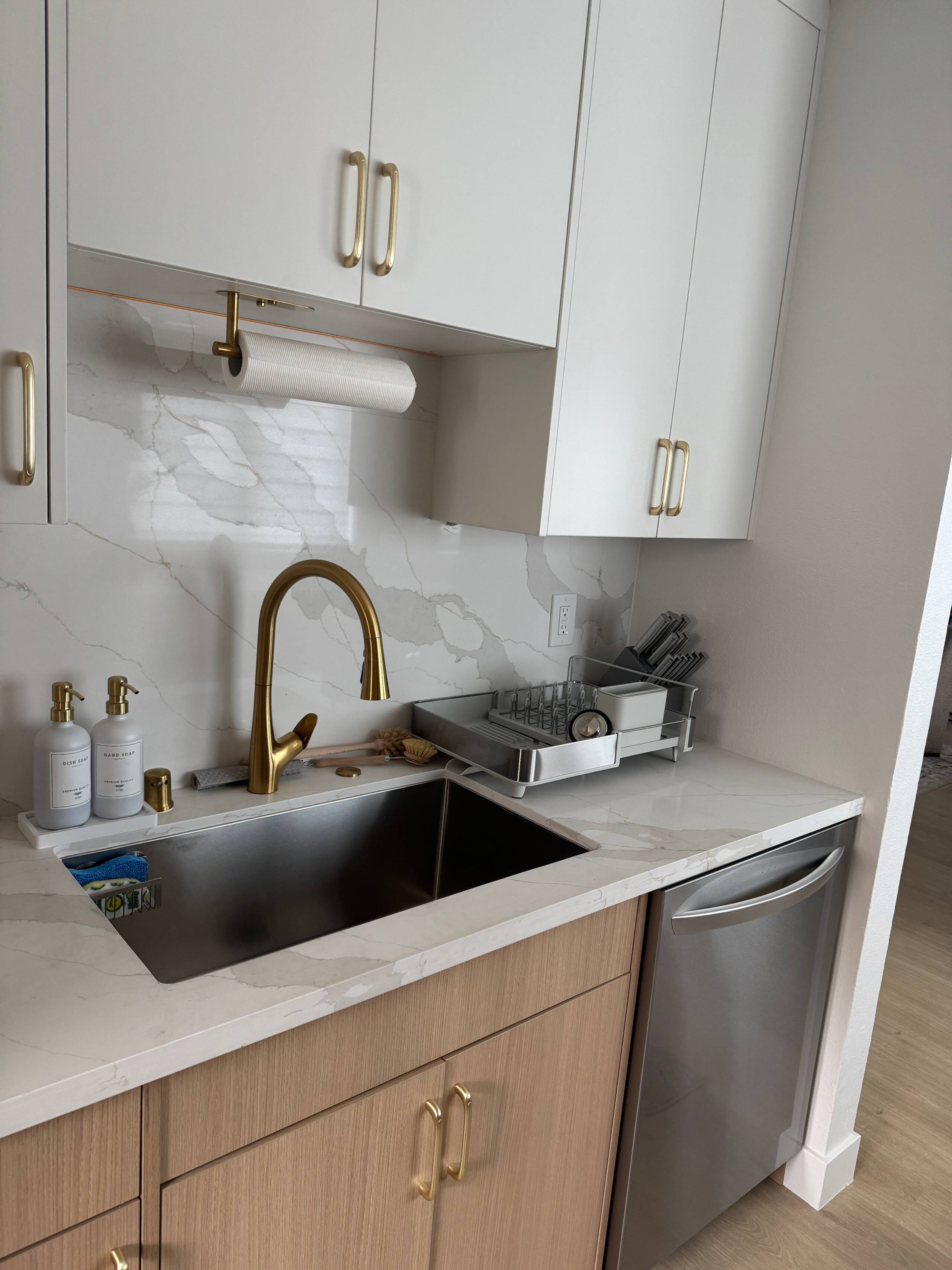 Home in South San Francisco · ★5.0 · 3 bedrooms · 4 beds · 1 private bath - Image 7