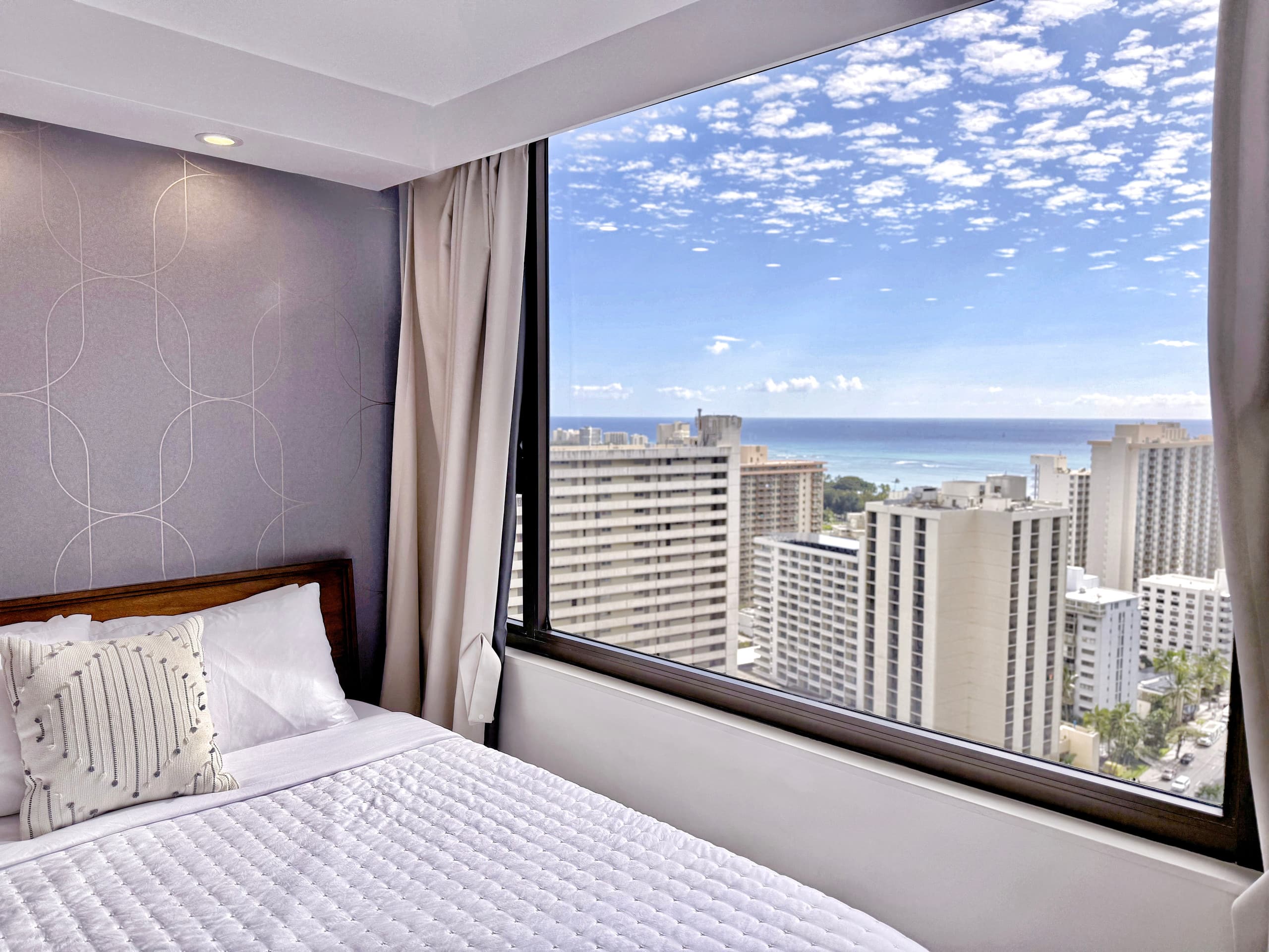 29FL-Ultra Upscale Modern 1BR-Ocean View w/Parking - Image 1