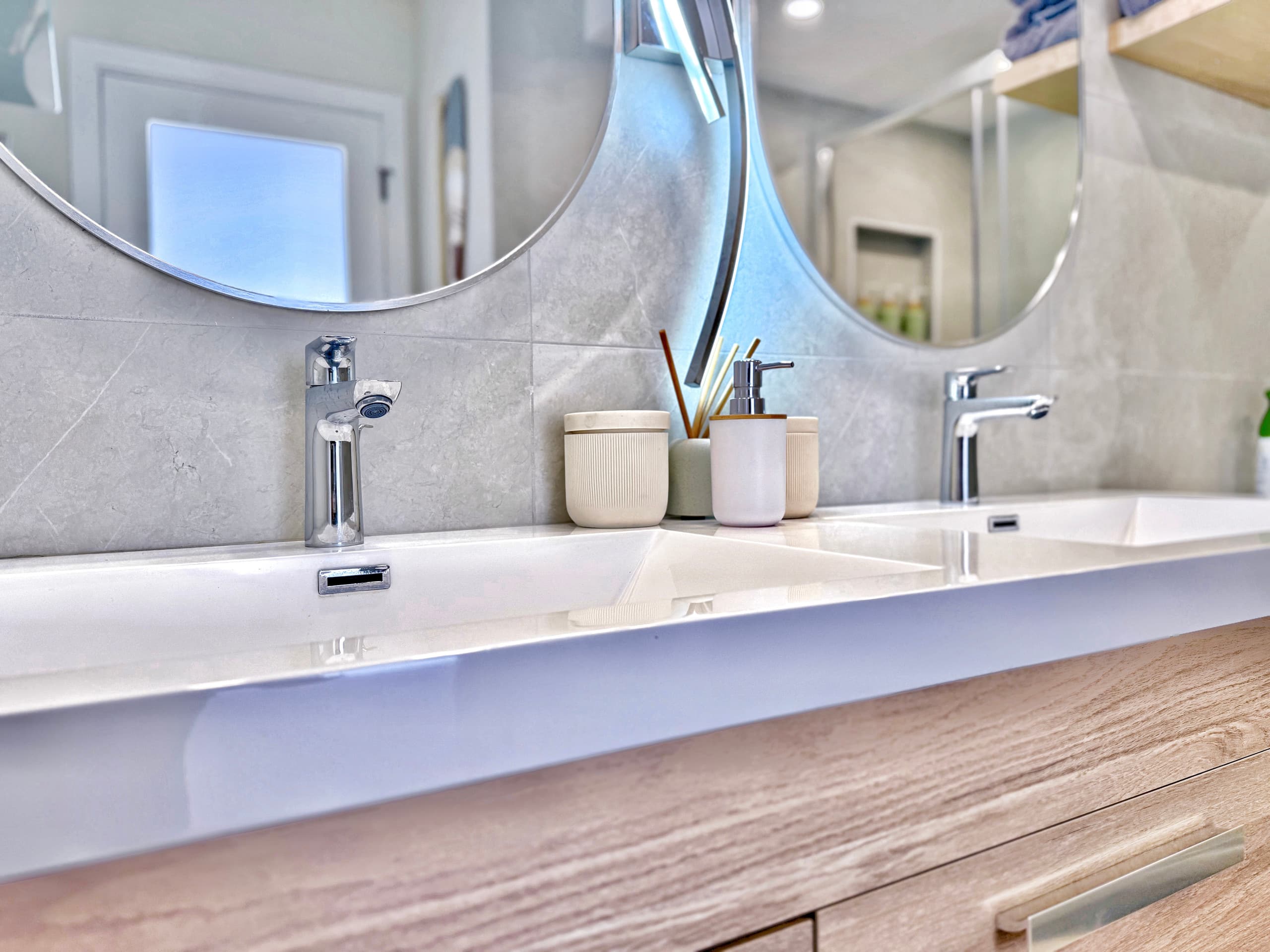 29FL-Ultra Upscale Modern 1BR-Ocean View w/Parking - Image 37