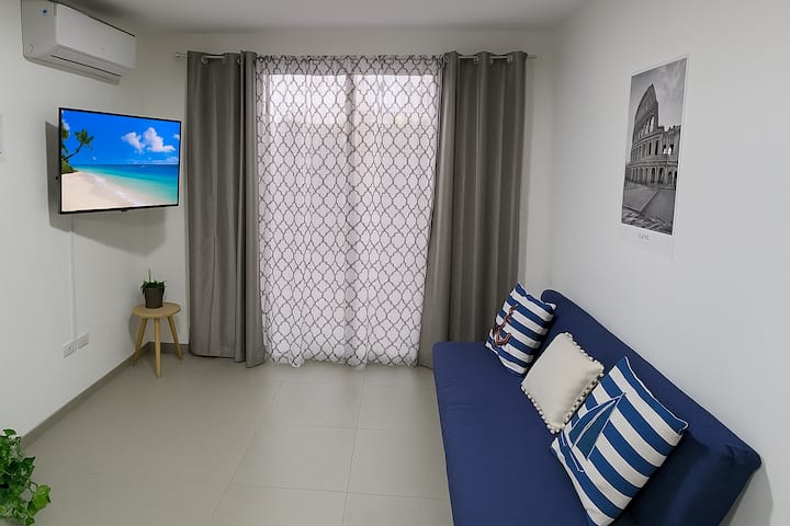 Sleeps 5 Downtown Apt W/ A/c & Tv - Cancún
