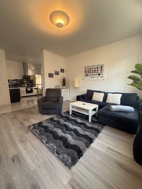 I'M Apartment Silver I