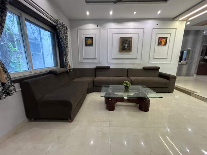 Modern 3bhk Apartment With Parking At Abids - 하이데라바드