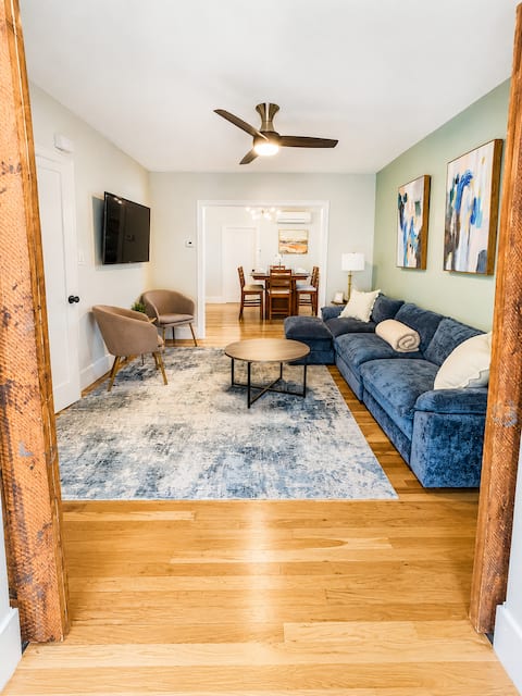 Spacious 3BR+Office with Parking- 13 Min to Boston