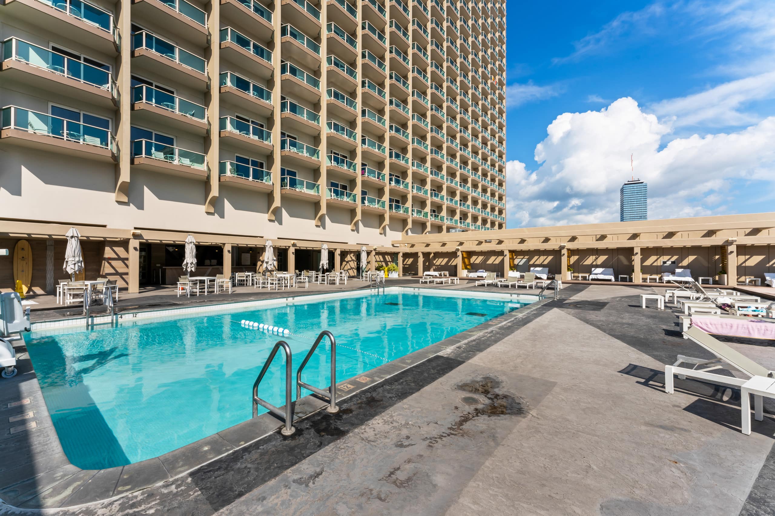 Condo in Honolulu · ★4.85 · Studio · 1 bed · 1 private bath - Image 19