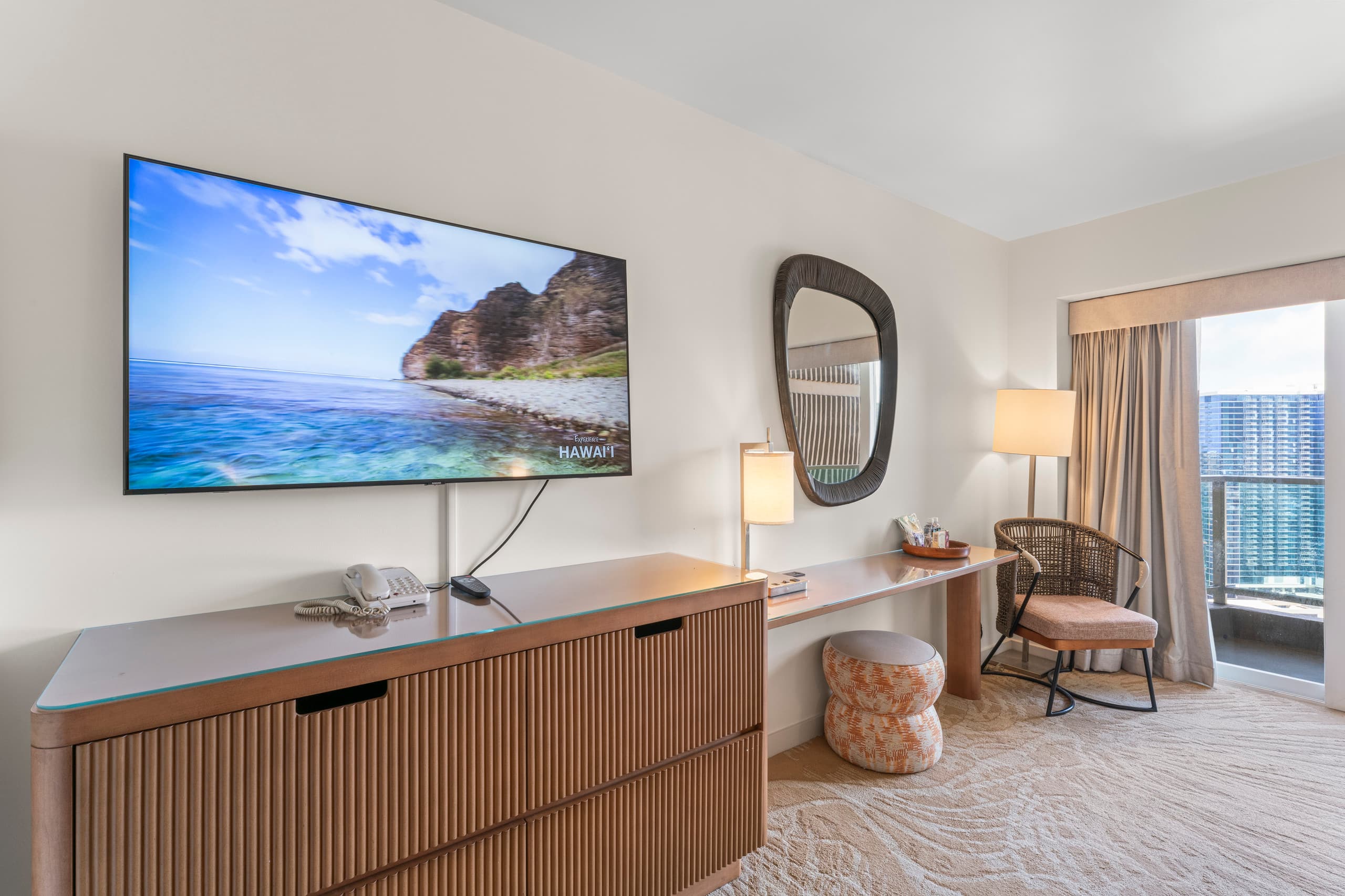 Condo in Honolulu · ★4.85 · Studio · 1 bed · 1 private bath - Image 8