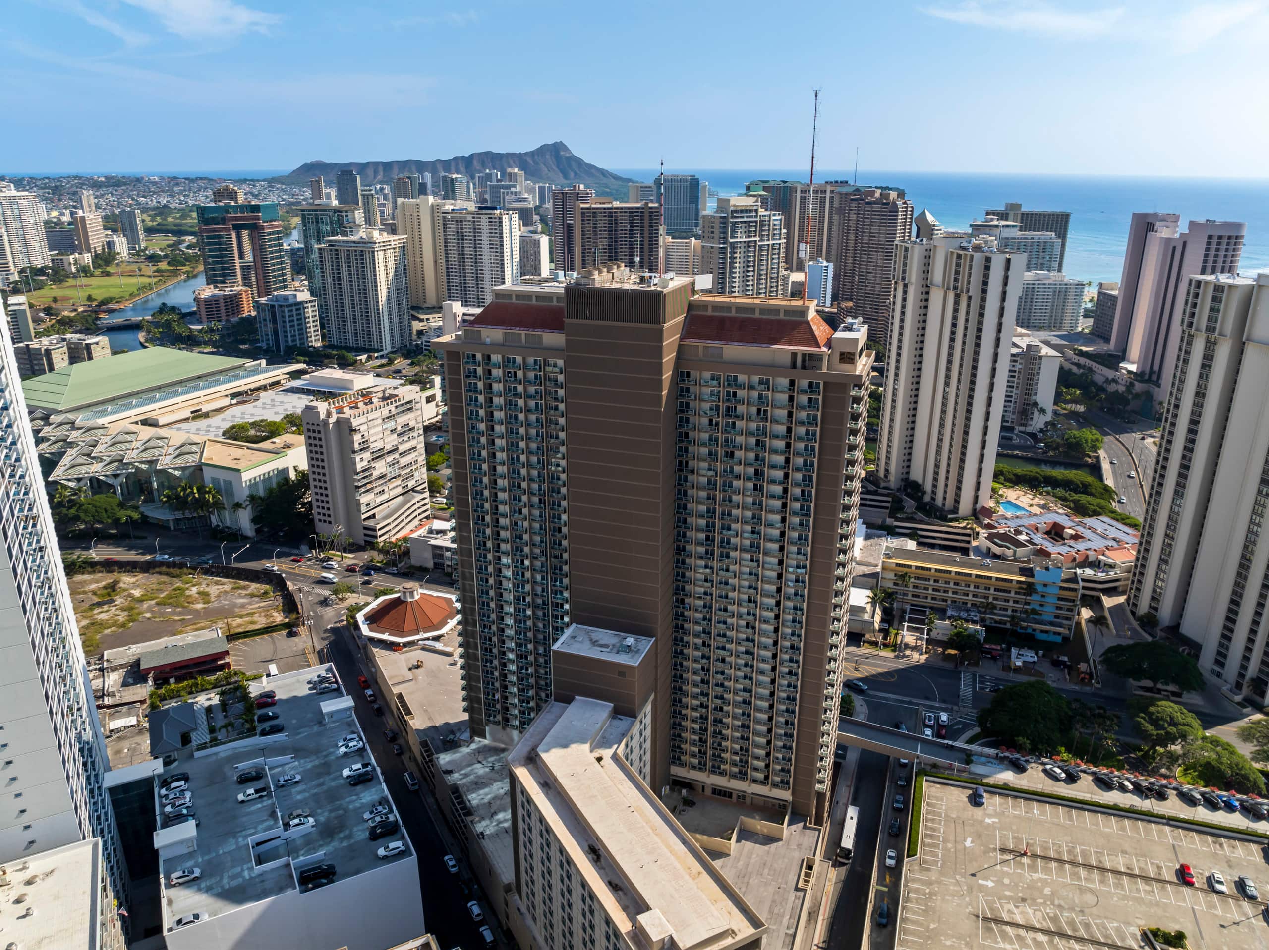 Condo in Honolulu · ★4.85 · Studio · 1 bed · 1 private bath - Image 5