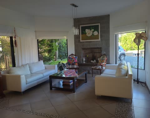 Anuncio de Airbnb popular: House in a gated community en Partido De Cañuelas
