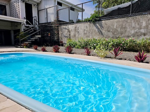 A house for up to 10 people on the beach with a pool