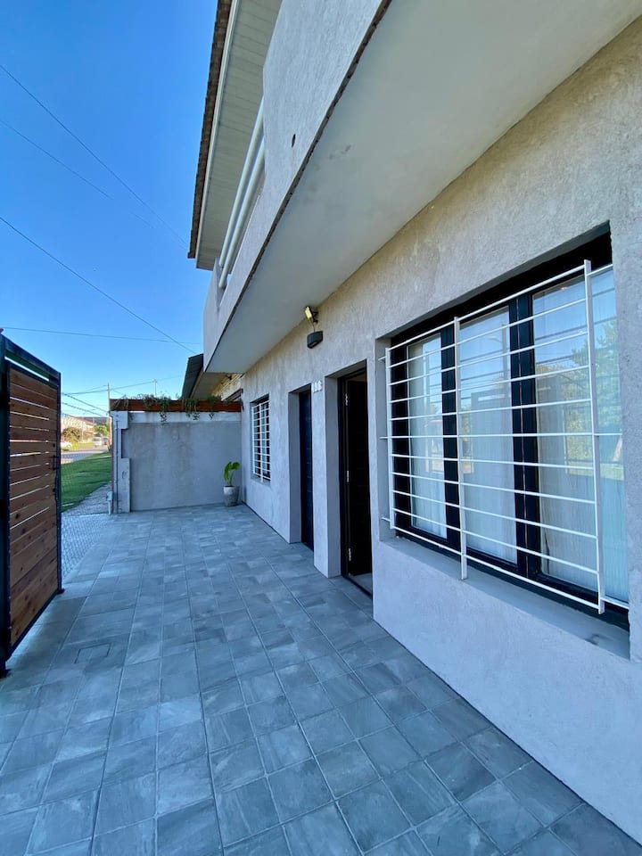 Spacious and Wonderful. Brand New House-Style Apartment - Houses for ...