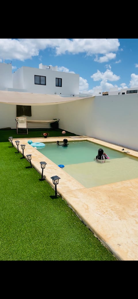Itzamná House