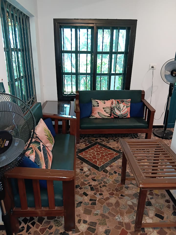 Living room 2 image 2