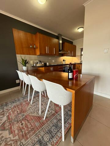 Luxurious 2 bedroom Apartment gallery image 3