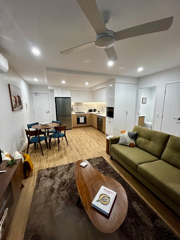 Central Chermside Apartment - Brisbane