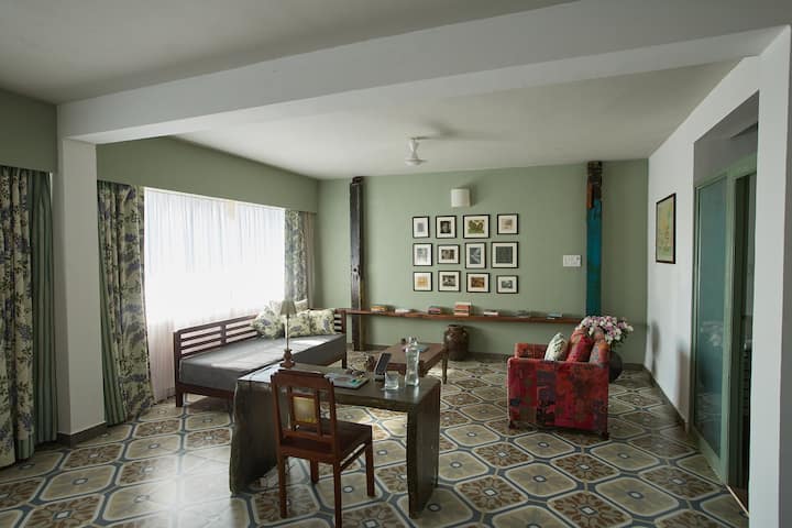 Living room image 11