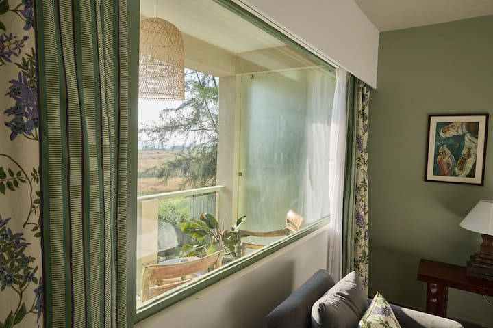 Living room image 8