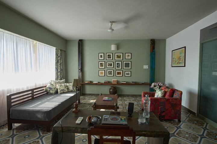 Living room image 10