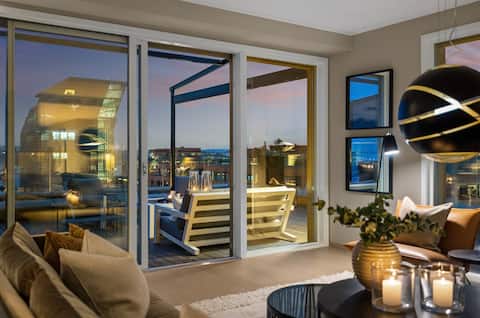 Popular Airbnb listing: Unique top apartment, private parking, Old Oslo in Sentrum