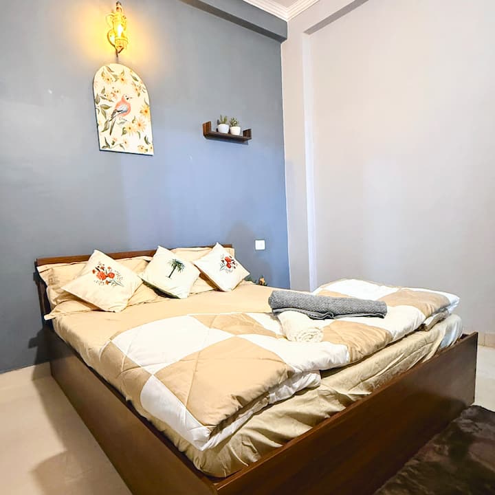 Rustic Anjuman · Moody Grey 2BR · Sleeps 6 - 4