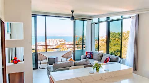 Top Airbnb: Old Town\Ocean View\King Bed\POOL\Parking\Pets\A/C in Puerto Vallarta