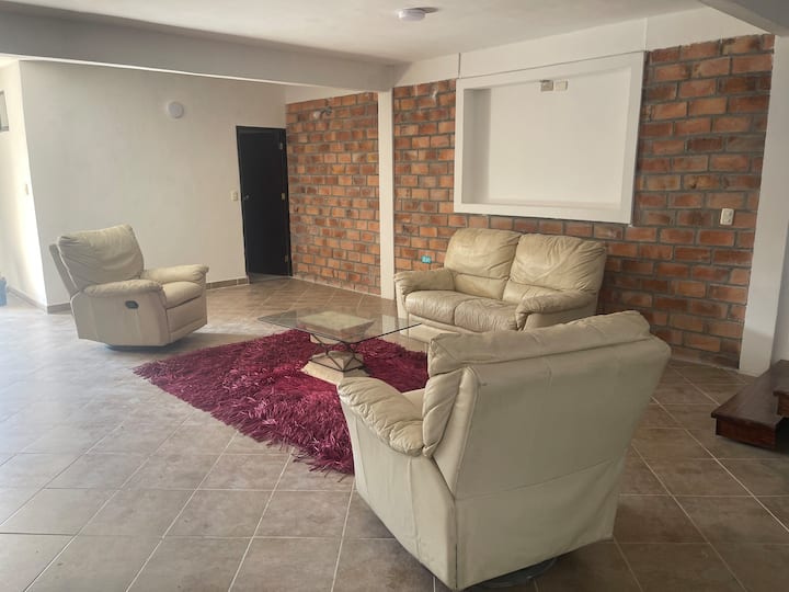 Extraordinaria Casa Con Piscina - Venezuela