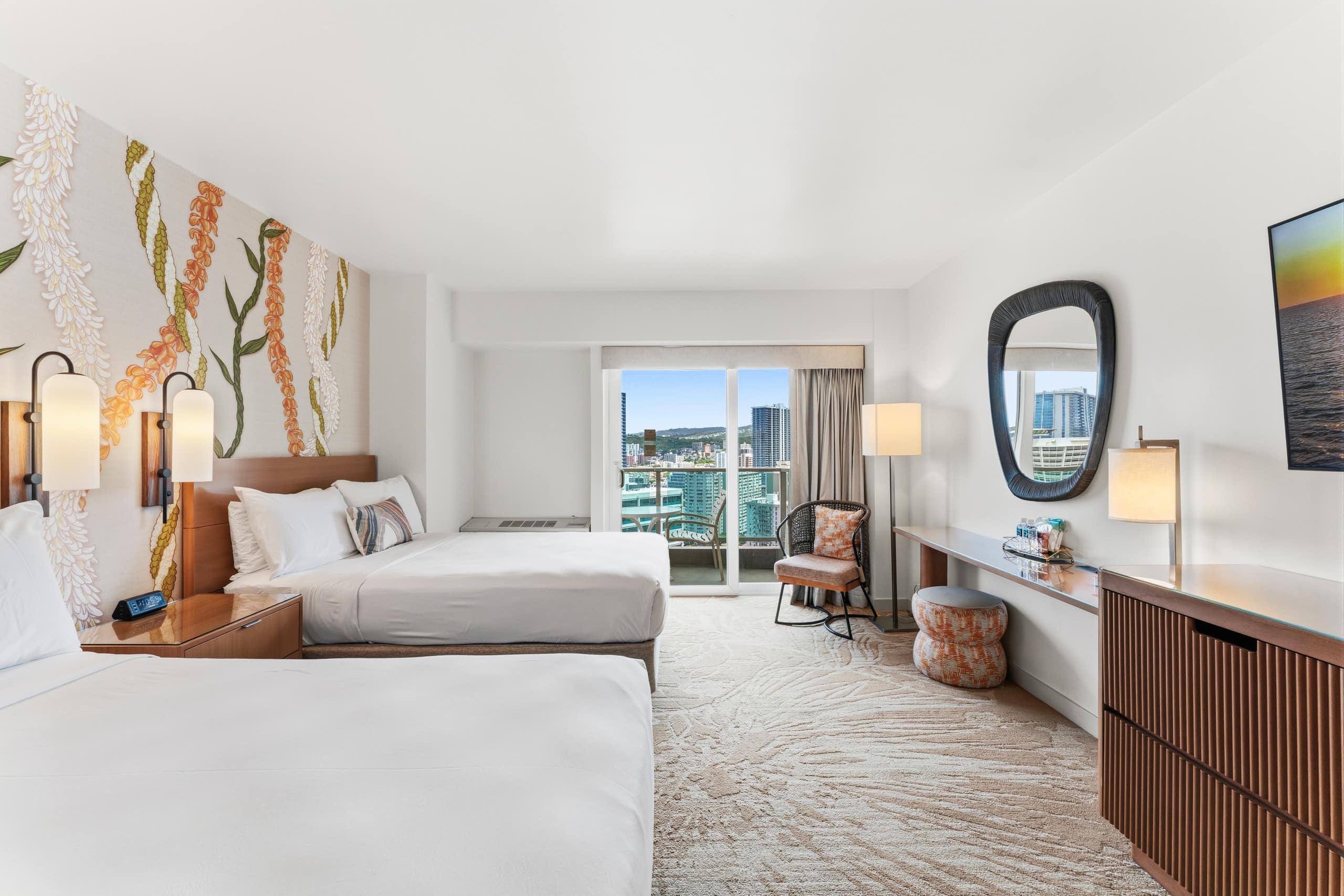Condo in Honolulu · ★4.94 · Studio · 2 beds · 1 private bath - Image 4