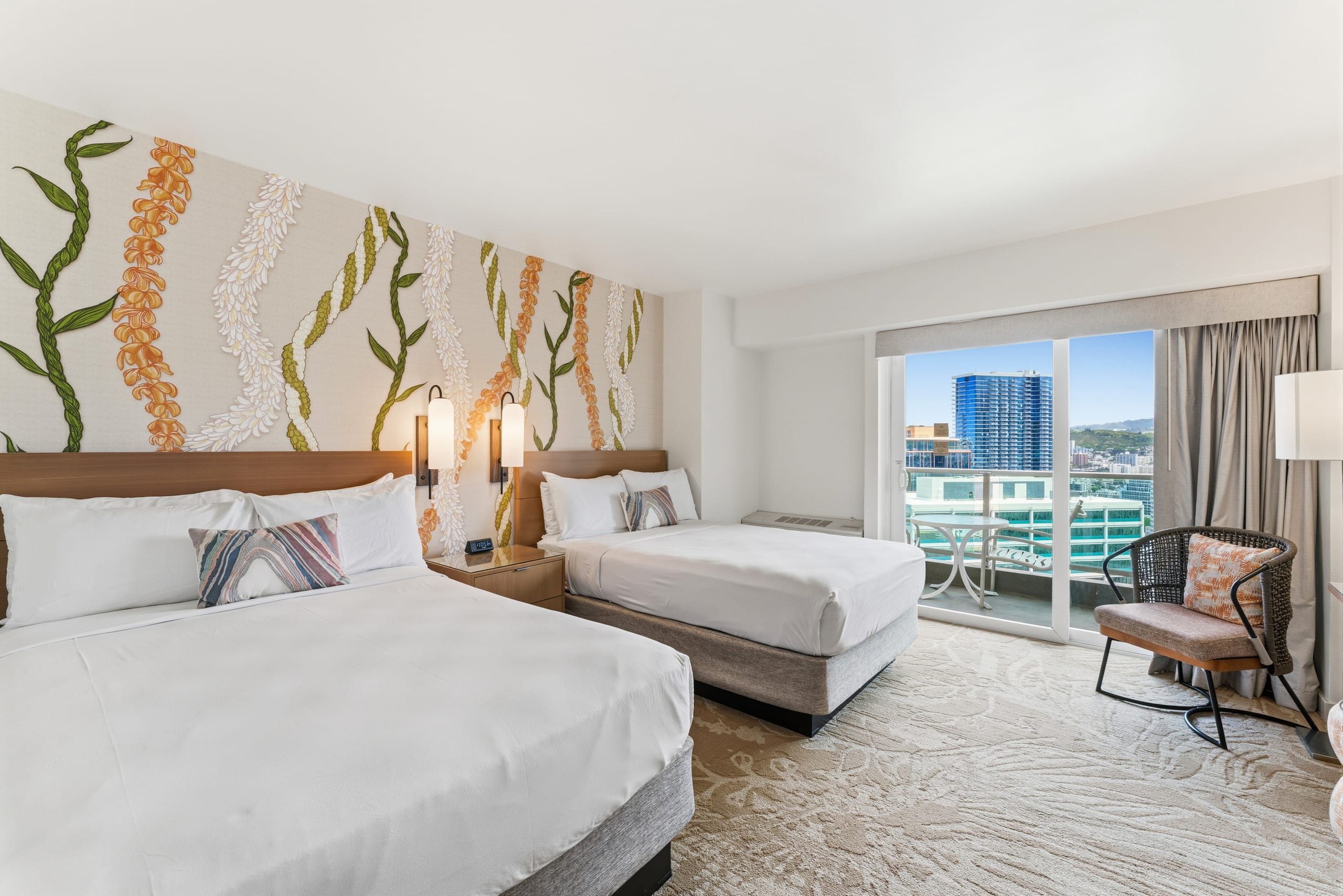 Condo in Honolulu · ★4.94 · Studio · 2 beds · 1 private bath - Image 1
