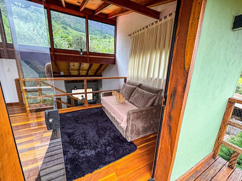 Successful Airbnb property: House with sunset on the mountain in São Bento Do Sapucaí