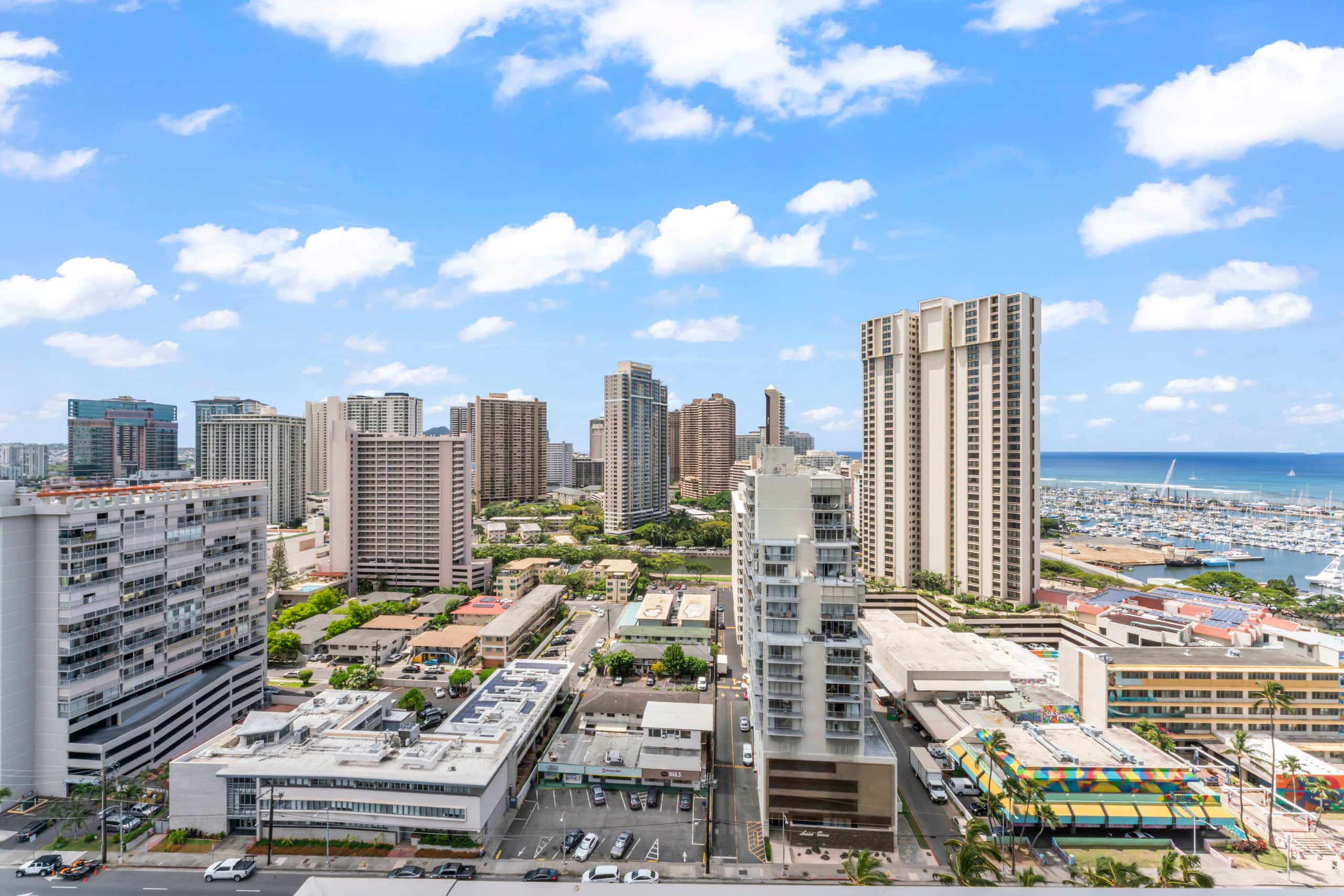 Condo in Honolulu · ★4.77 · 1 bedroom · 2 beds · 1 private bath - Image 15