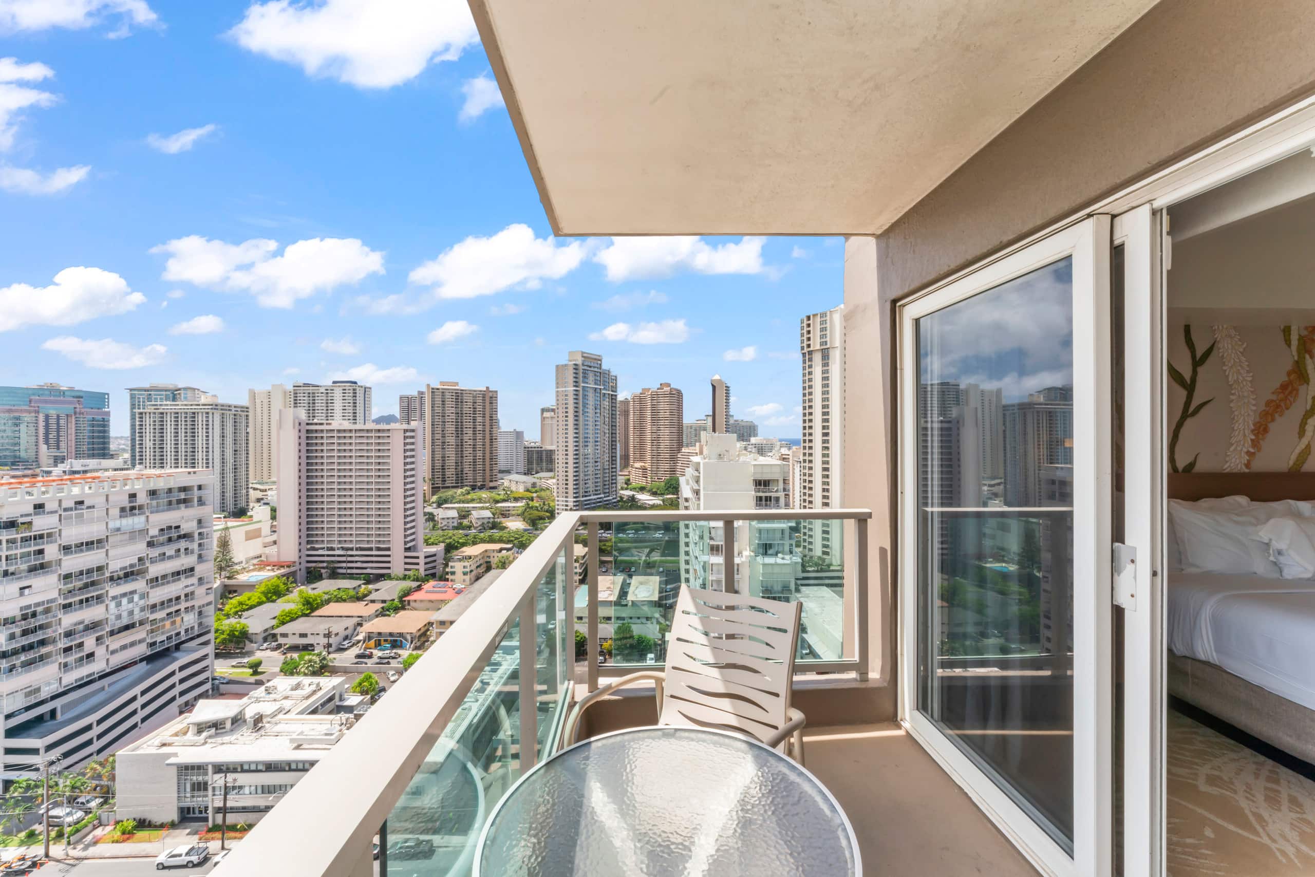 Condo in Honolulu · ★4.77 · 1 bedroom · 2 beds · 1 private bath - Image 13