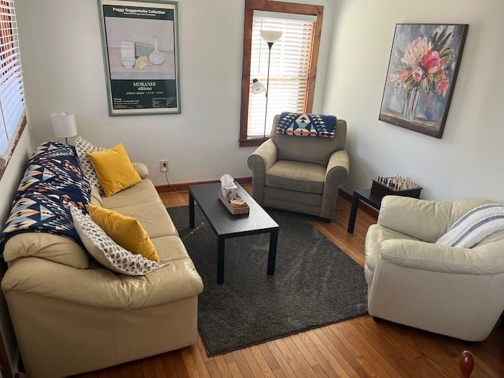 Cozy Lakeside Cottage - Litchfield, CT