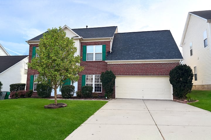 Renaissance/ Speedway/ Concord Mills W/garage - Charlotte, NC