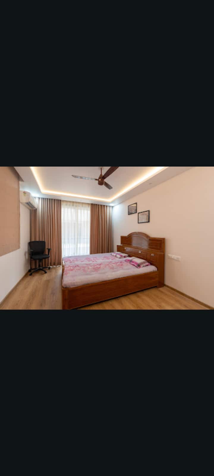Bedroom 1 image 3