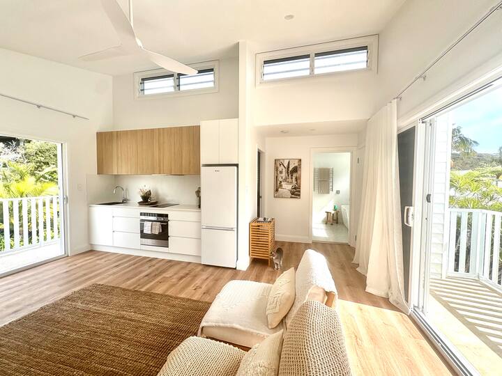 Stylish, Spacious & Private Retreat In Avoca Beach - Avoca Beach