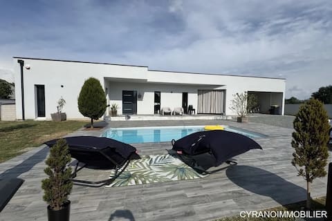 House on the banks of the Dordogne