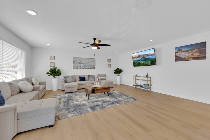 Midterm furnished pool home near strip/airport gallery image 5