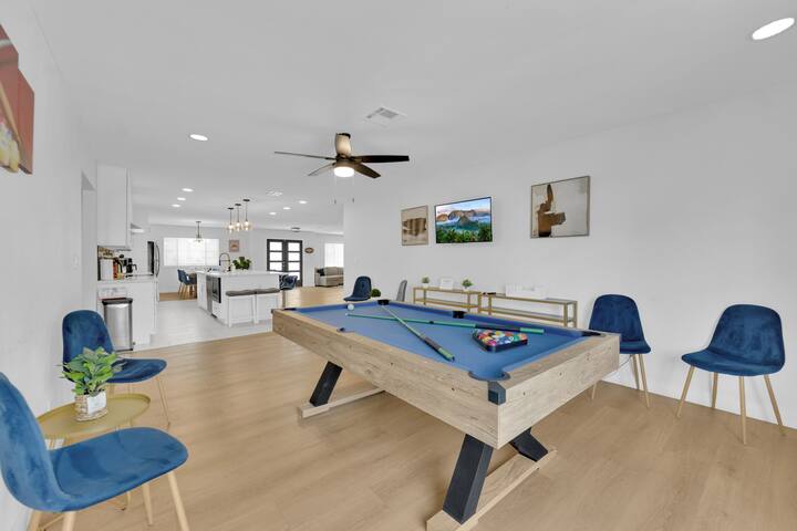 Midterm furnished pool home near strip/airport gallery image 4