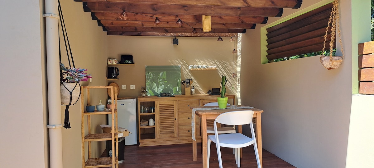 Propiedad de Airbnb exitosa: Bungalow l'escapade en Entre Deux