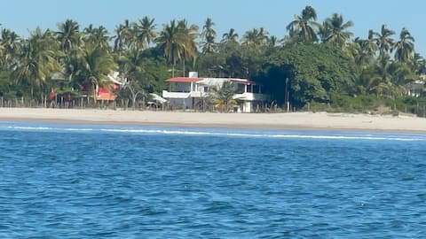 Beach Front Penthouse Suite / 2 bed 2 bath