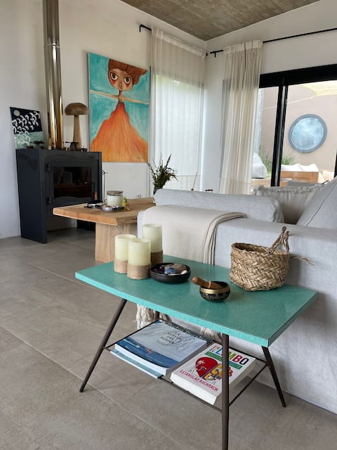 Propiedad de Airbnb exitosa: House meters from the sea with heated pool en El Chorro