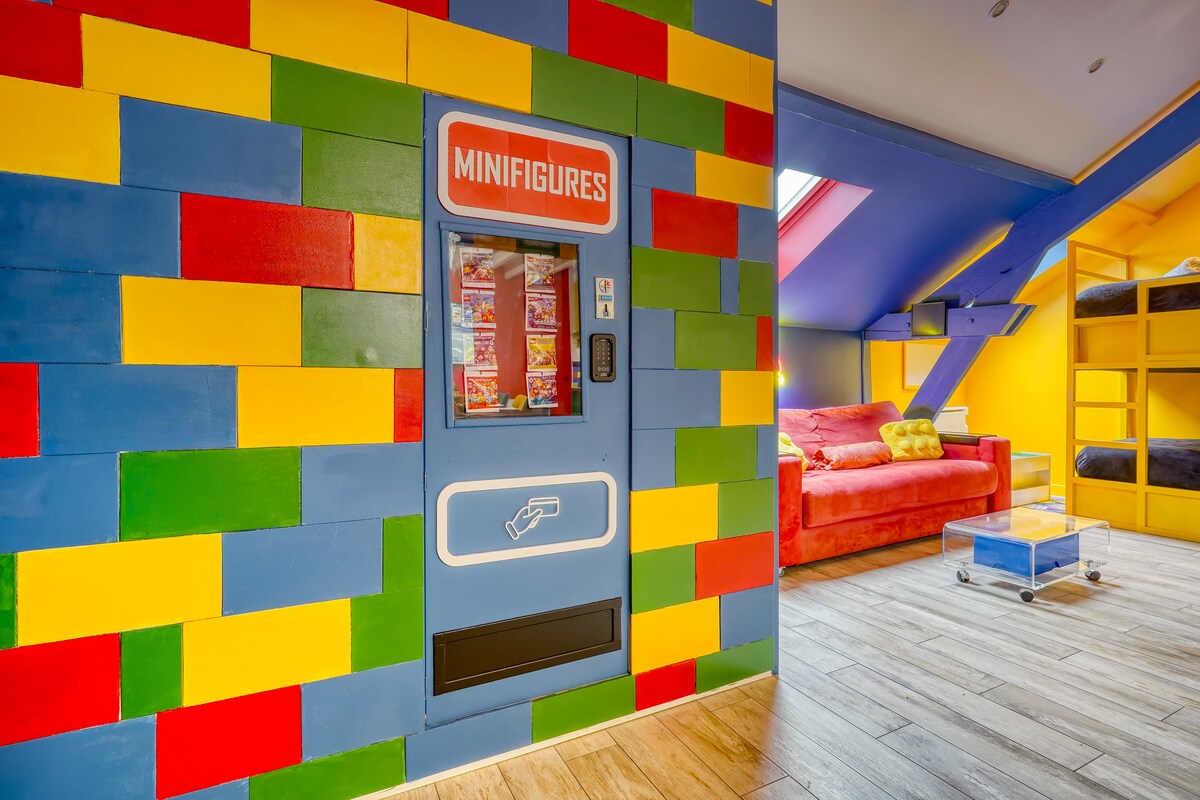 Successful Airbnb property: Immersive Brick Loft • 4K Home Theater & RetroGaming in Melun