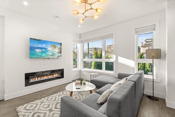 Sleek & Chic 4br Contemporary Home In Vancouver - Vancouver