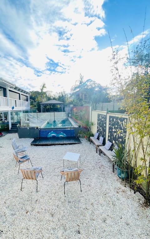 Home in the heart of D’ Entrance 4 baths sleeps18